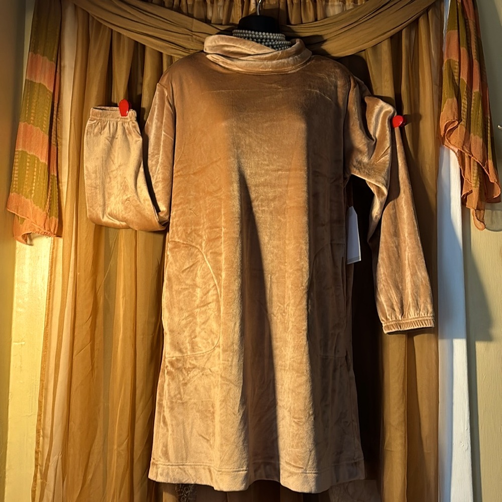 SOFTIES (NWT) Velour Funnel-Neck Lounger-Size Medium